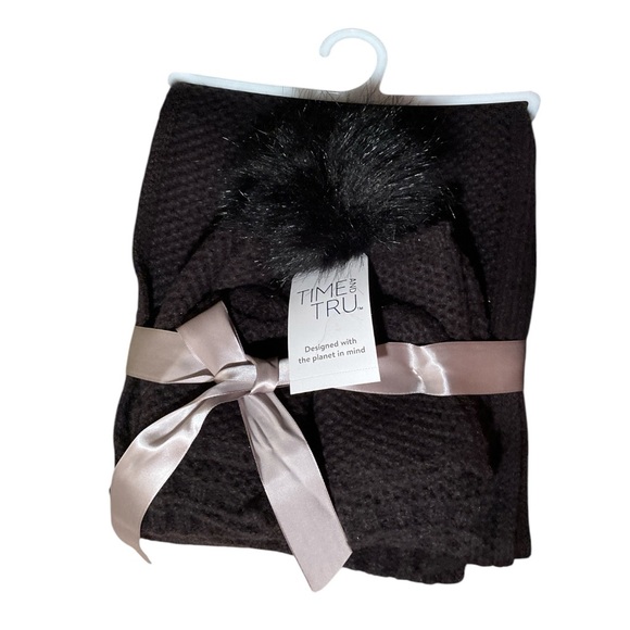 Time And Tru Honeycomb Knit Beanie, Scarf And Gloves Gift Set - Picture 12 of 13